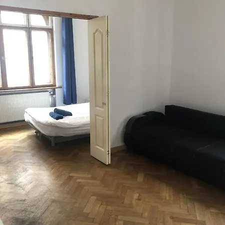 4 Bedroom *